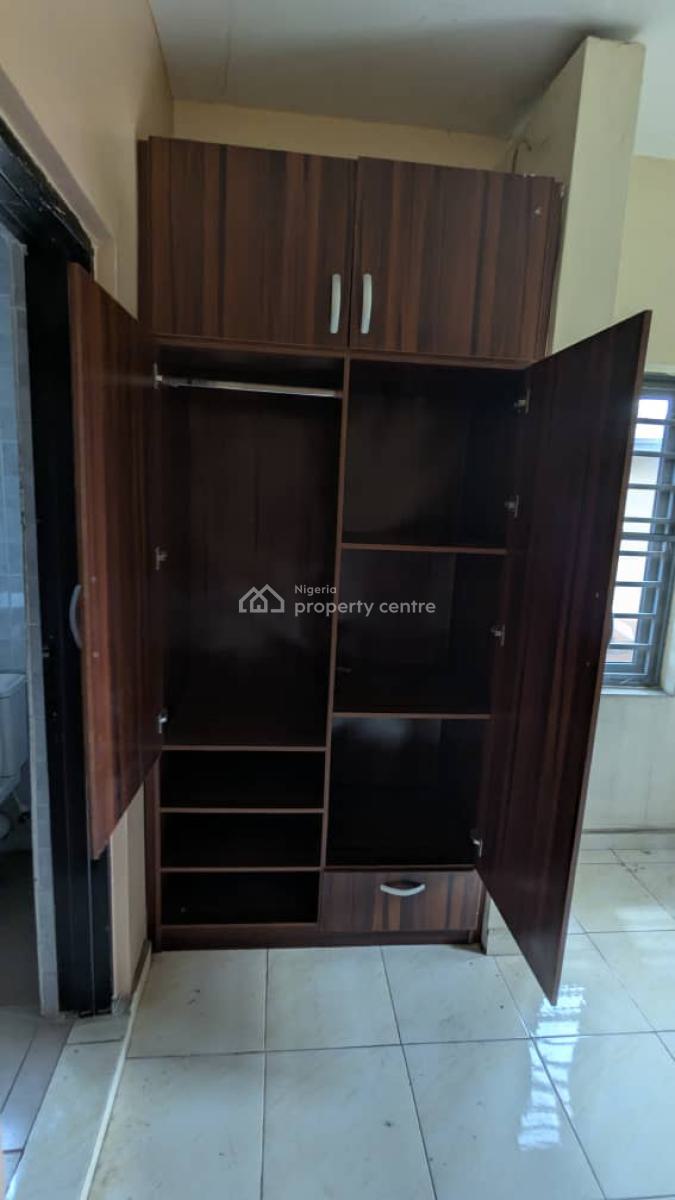 Lovely 3 Bedroom Flats, Brooks, Gra Phase 2, Magodo, Lagos, Flat / Apartment for Rent