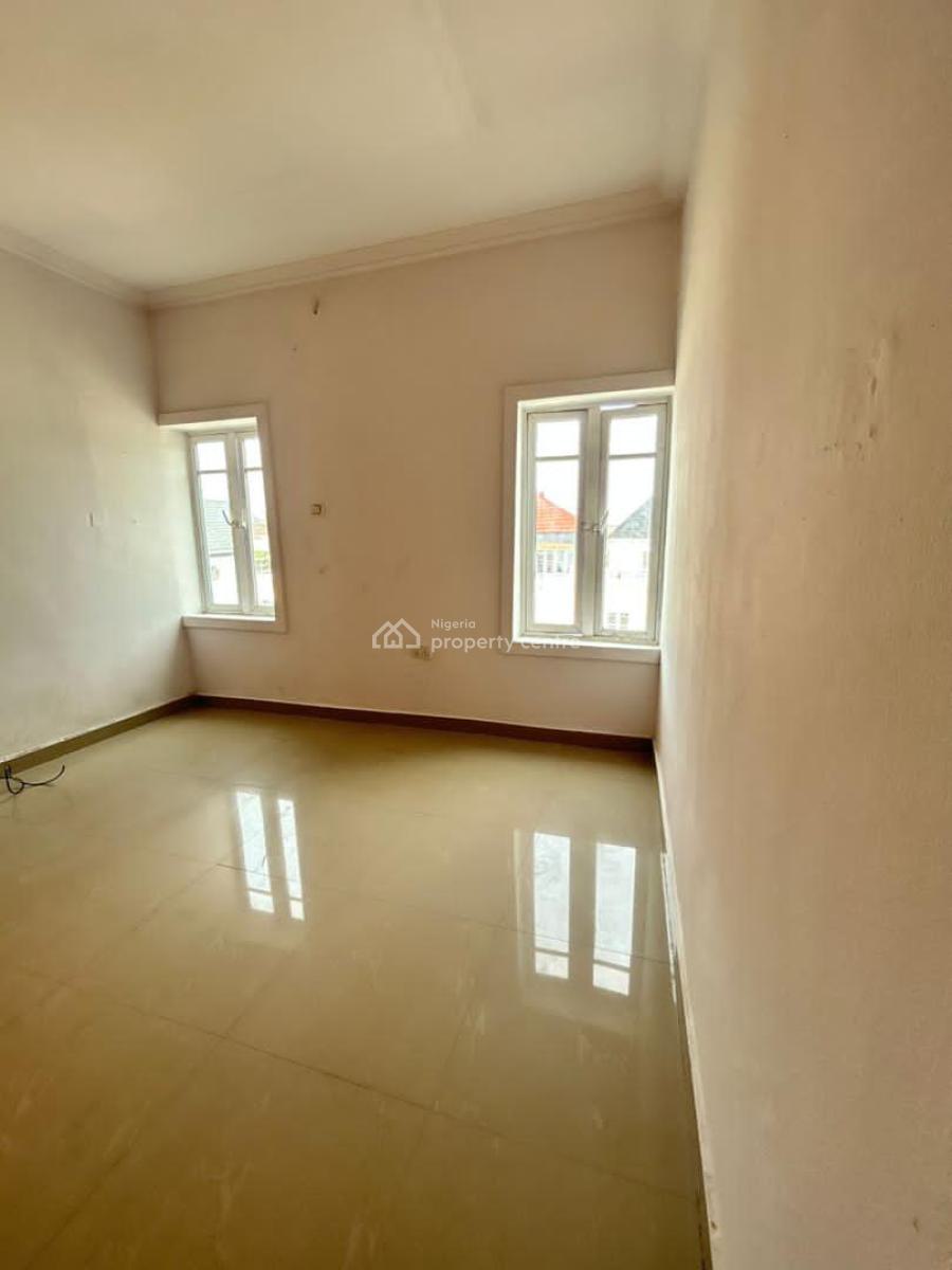 Well Maintained Serviced 3 Bedroom Apartment, Osapa, Lekki, Lagos, Flat / Apartment for Rent