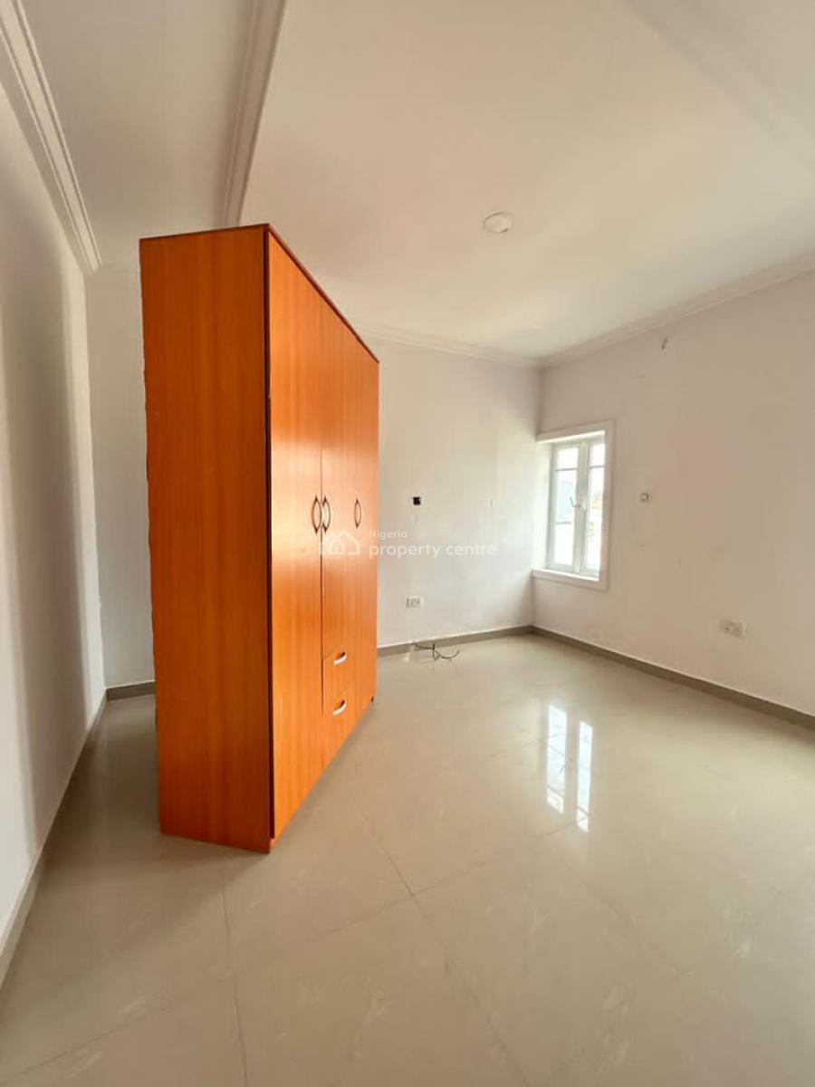 Well Maintained Serviced 3 Bedroom Apartment, Osapa, Lekki, Lagos, Flat / Apartment for Rent