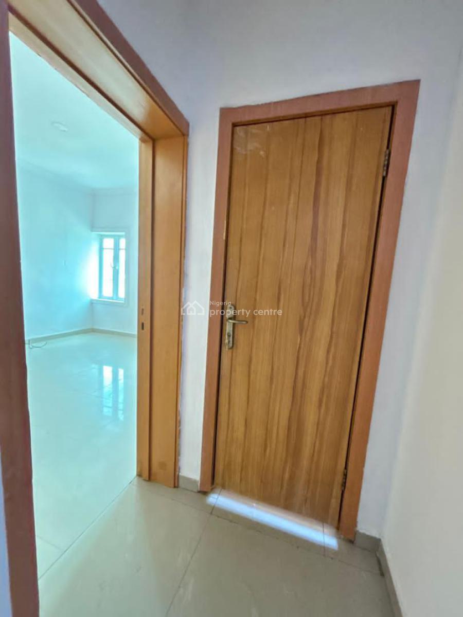 Well Maintained Serviced 3 Bedroom Apartment, Osapa, Lekki, Lagos, Flat / Apartment for Rent