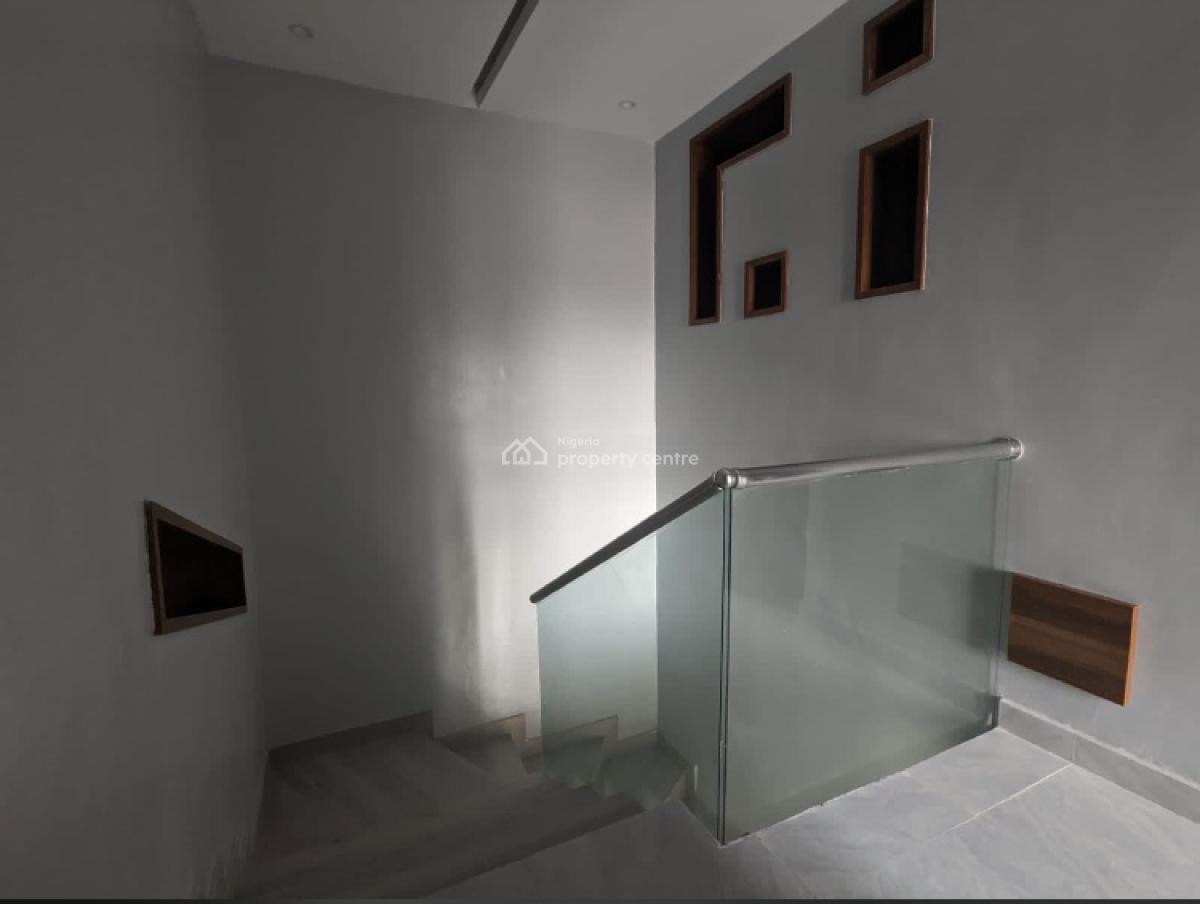 4 Bedroom Maisonette Apartment, Lekki Phase 1, Lekki, Lagos, Flat / Apartment for Rent
