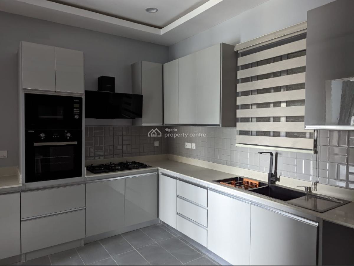 4 Bedroom Maisonette Apartment, Lekki Phase 1, Lekki, Lagos, Flat / Apartment for Rent