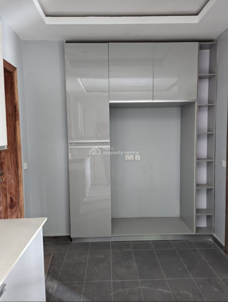 4 Bedroom Maisonette Apartment, Lekki Phase 1, Lekki, Lagos, Flat / Apartment for Rent