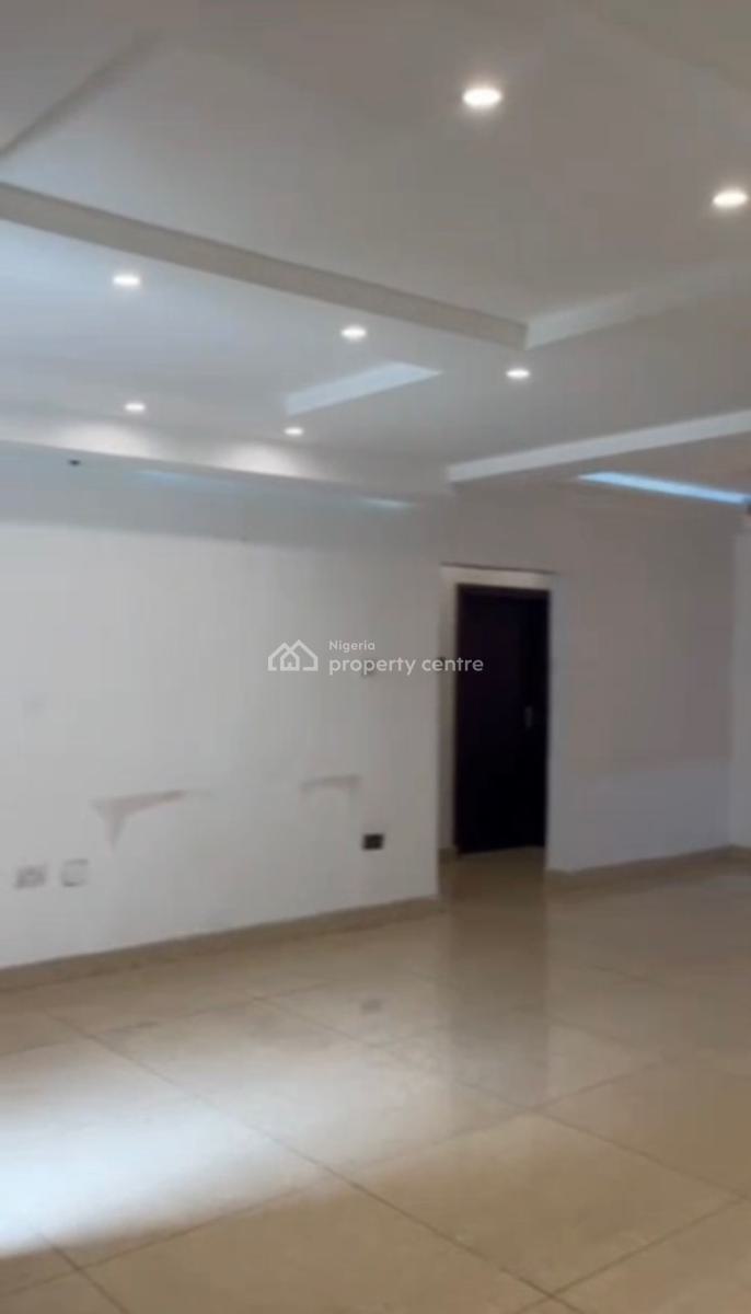 Serviced 2 Bedroom Penthouse with a Study Room, Lekki Phase 1, Lekki, Lagos, Flat / Apartment for Rent