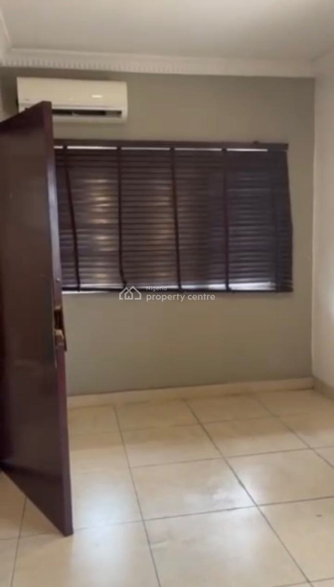 Serviced 2 Bedroom Penthouse with a Study Room, Lekki Phase 1, Lekki, Lagos, Flat / Apartment for Rent