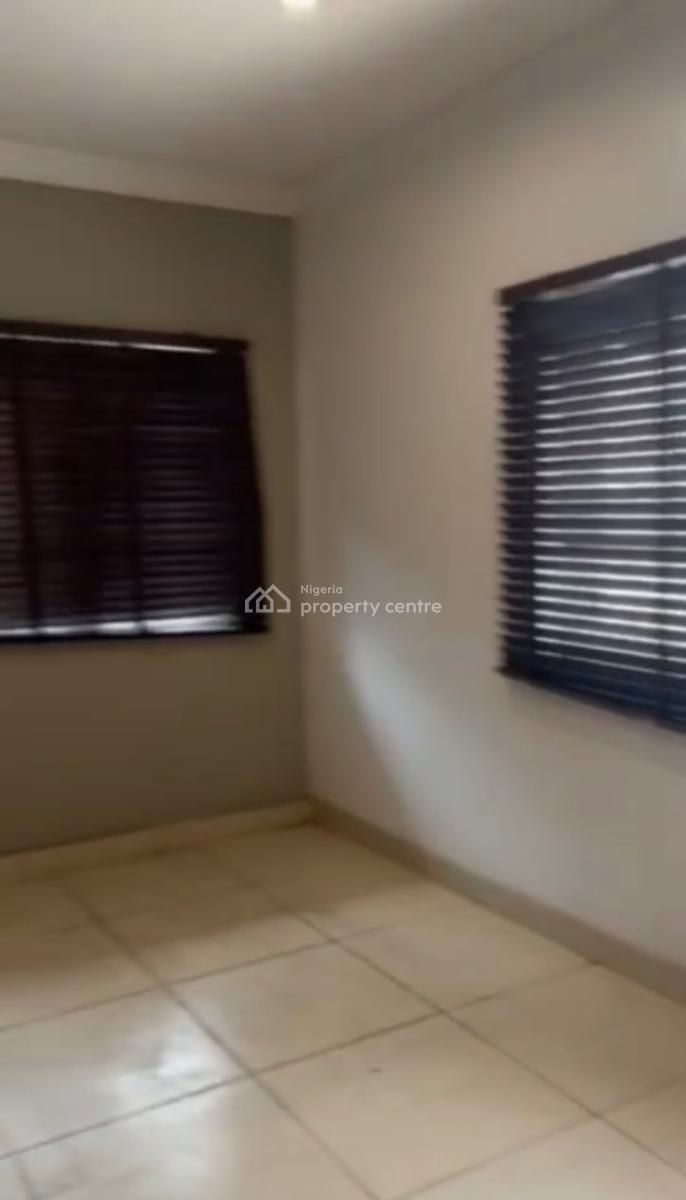 Serviced 2 Bedroom Penthouse with a Study Room, Lekki Phase 1, Lekki, Lagos, Flat / Apartment for Rent