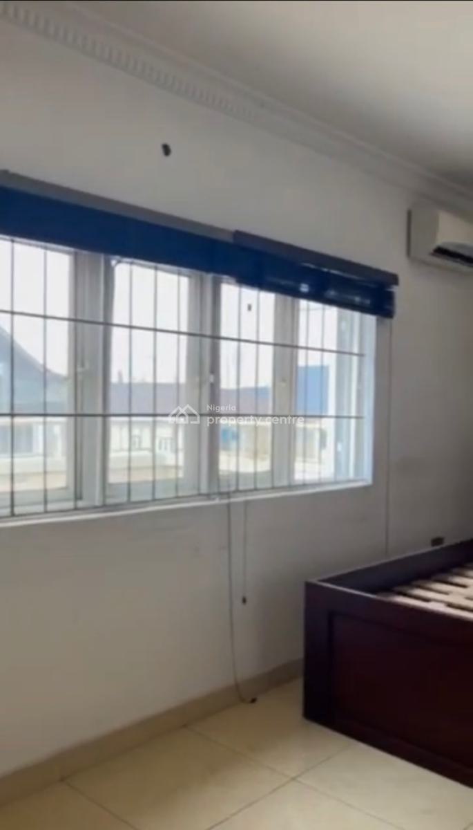 Serviced 2 Bedroom Penthouse with a Study Room, Lekki Phase 1, Lekki, Lagos, Flat / Apartment for Rent