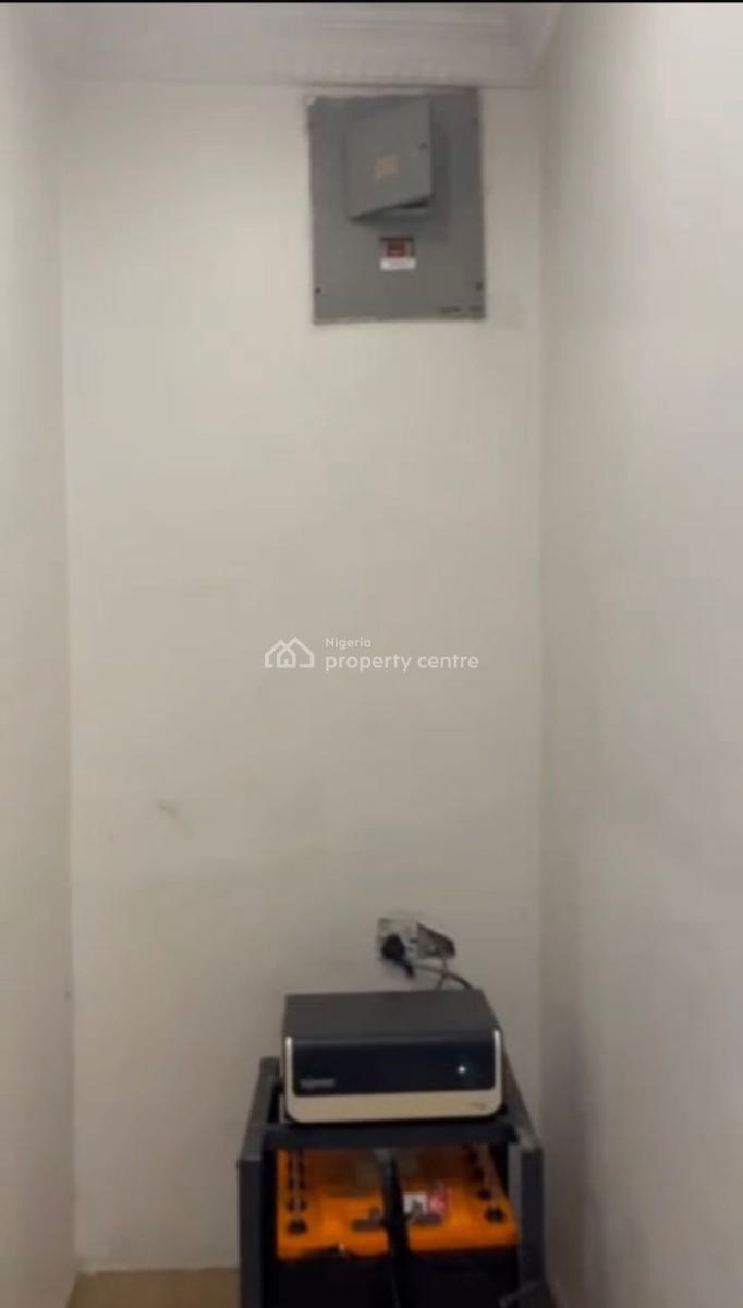 Serviced 2 Bedroom Penthouse with a Study Room, Lekki Phase 1, Lekki, Lagos, Flat / Apartment for Rent