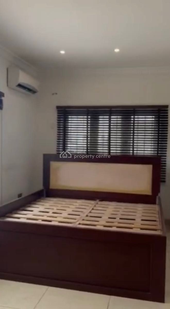 Serviced 2 Bedroom Penthouse with a Study Room, Lekki Phase 1, Lekki, Lagos, Flat / Apartment for Rent