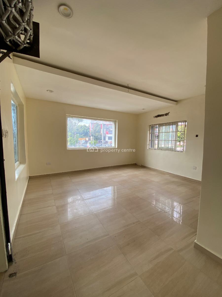 30sqm Office Space on The First Floor, Aminu Kano Cresent, Wuse 2, Abuja, Plaza / Complex / Mall for Rent