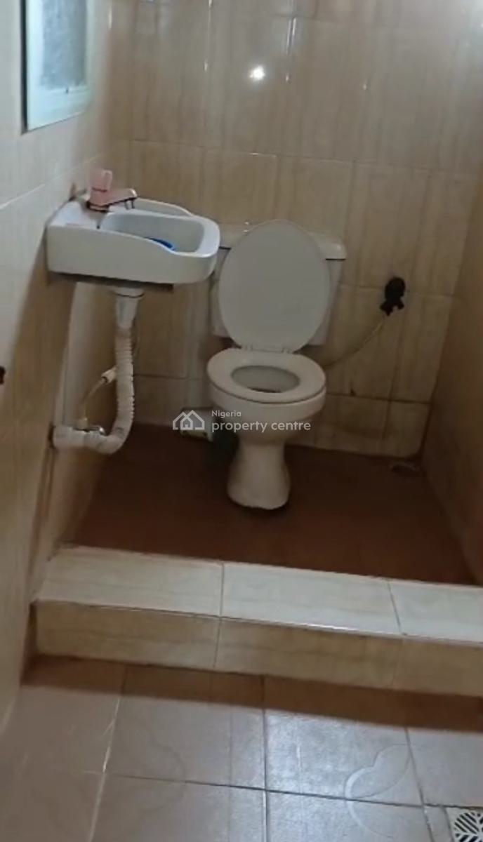 11 Rooms Hotel  in Strategic Environment, Mowe, Mowe Town, Ogun, Hotel / Guest House for Sale