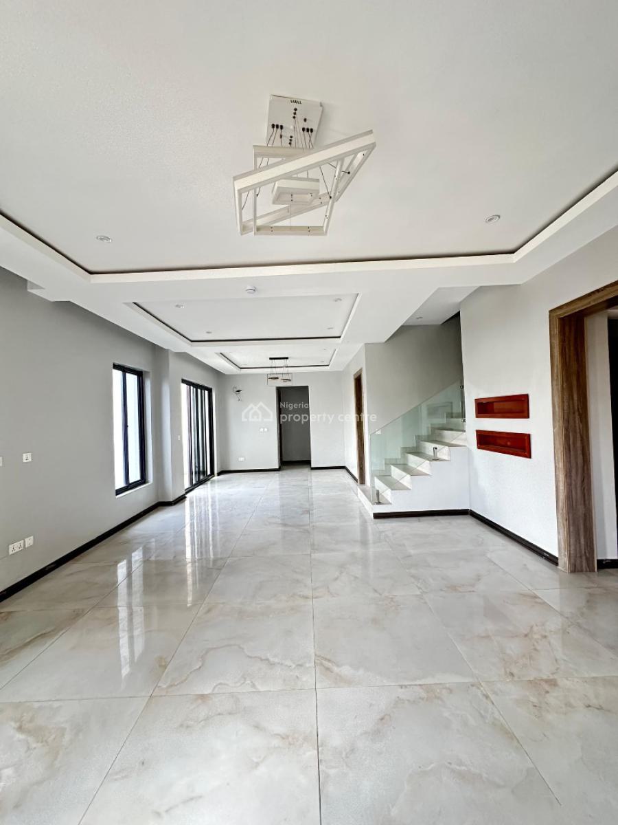 Cozy 4 Bedroom Maisonette with Bq Swimming Pool & Elevator, Lekki Phase 1, Lekki, Lagos, Flat / Apartment for Sale