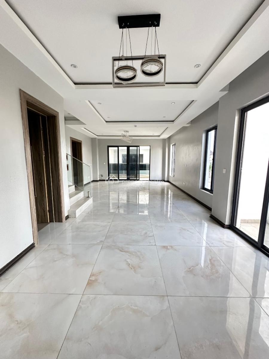 Cozy 4 Bedroom Maisonette with Bq Swimming Pool & Elevator, Lekki Phase 1, Lekki, Lagos, Flat / Apartment for Sale