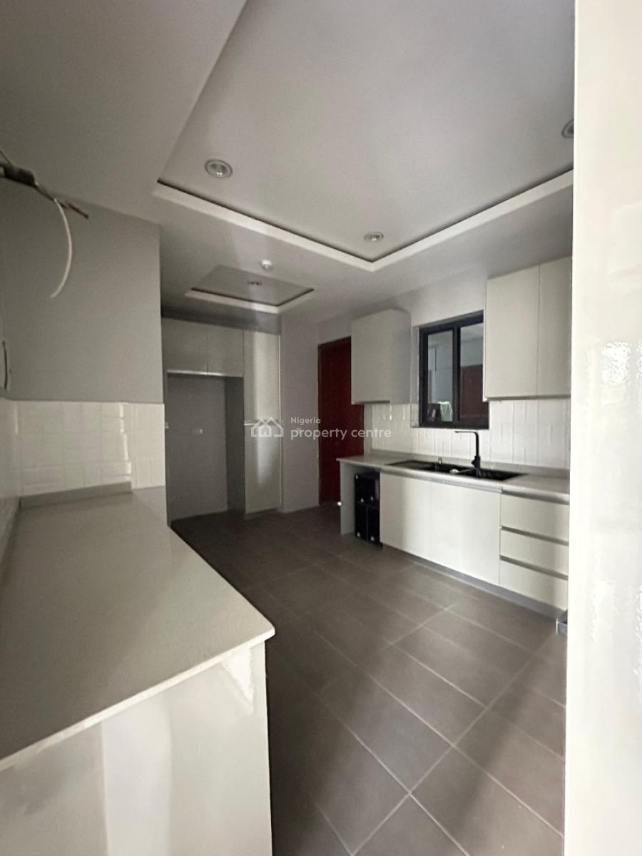 Cozy 4 Bedroom Maisonette with Bq Swimming Pool & Elevator, Lekki Phase 1, Lekki, Lagos, Flat / Apartment for Sale