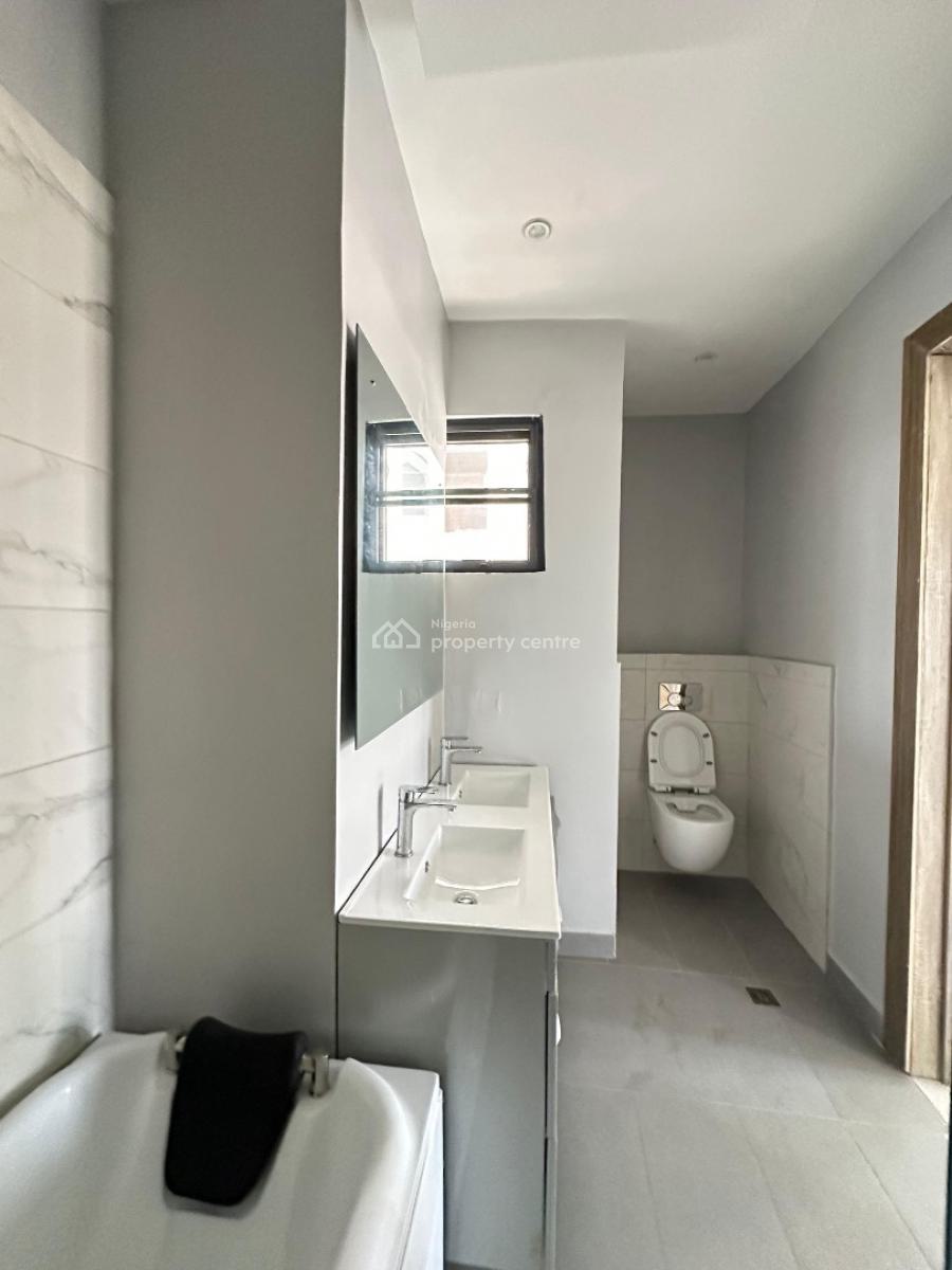 Cozy 4 Bedroom Maisonette with Bq Swimming Pool & Elevator, Lekki Phase 1, Lekki, Lagos, Flat / Apartment for Sale