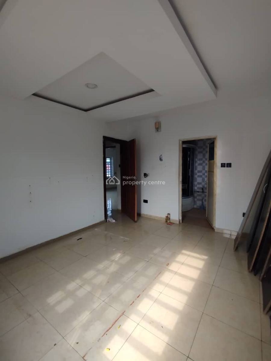 Massive 2 Bedroom Flat Upstairs, Lakowe, Ibeju Lekki, Lagos, Flat / Apartment for Rent