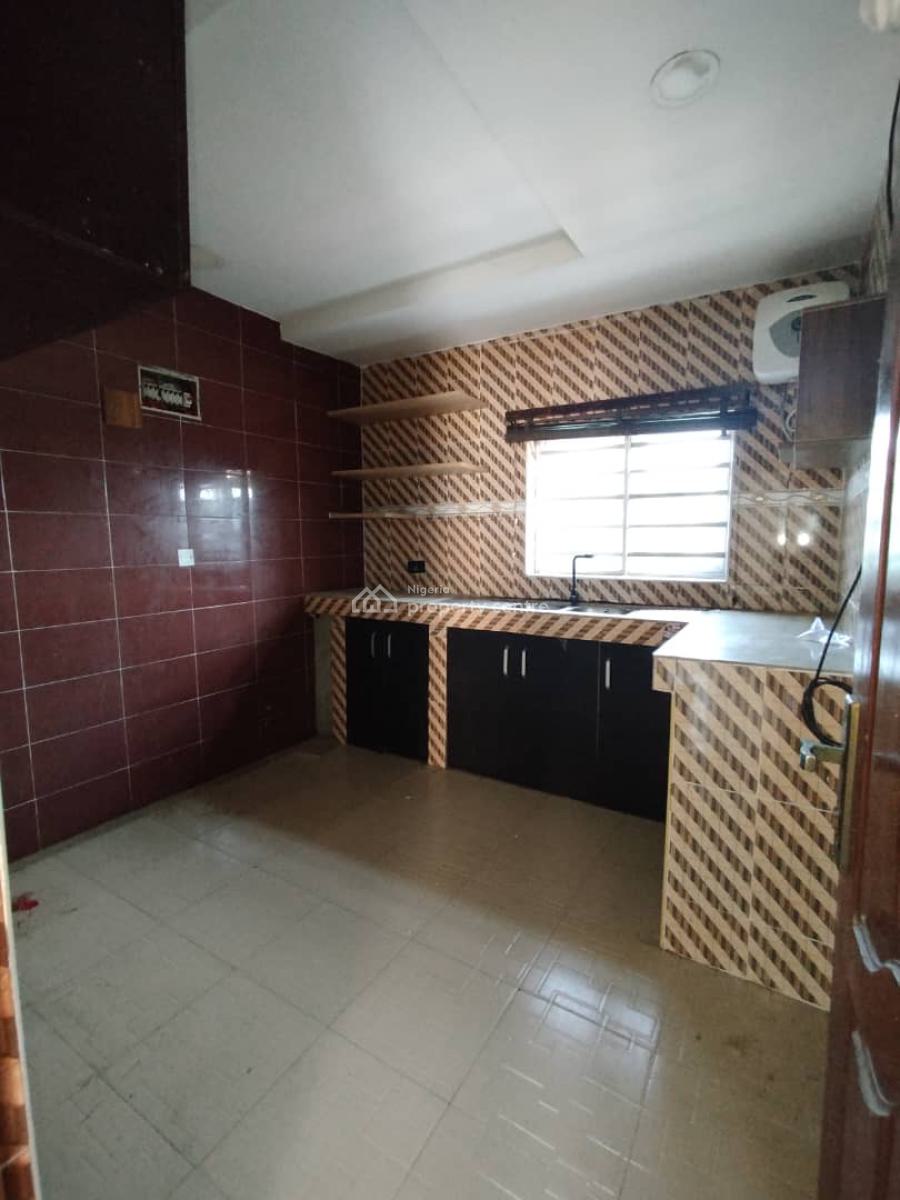 Massive 2 Bedroom Flat Upstairs, Lakowe, Ibeju Lekki, Lagos, Flat / Apartment for Rent