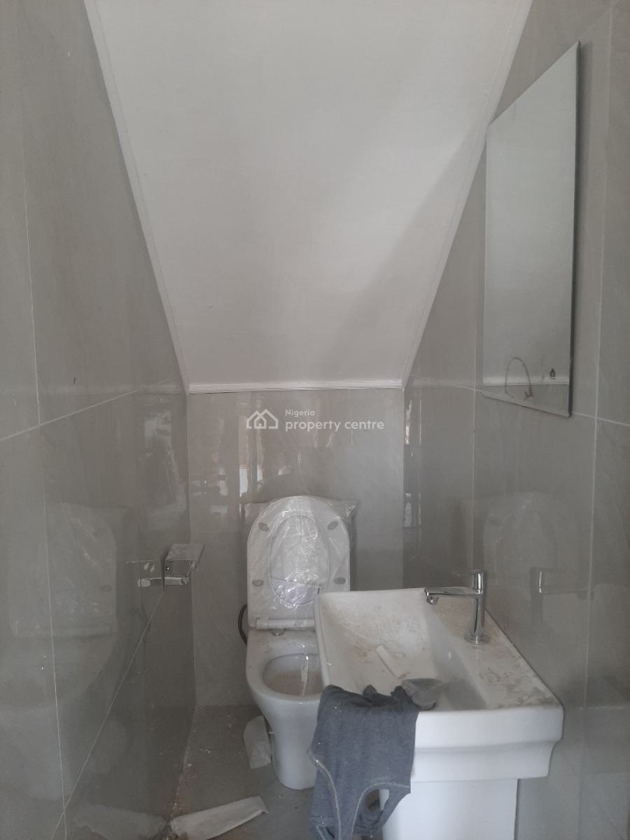 4 Bedrooms, Lekki Phase 1, Lekki, Lagos, Semi-detached Duplex for Sale