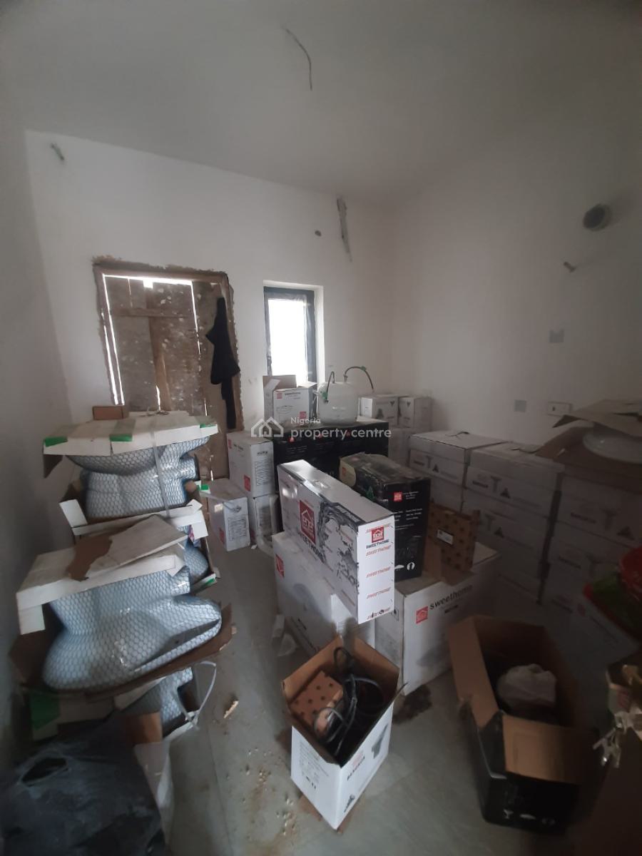 4 Bedrooms, Lekki Phase 1, Lekki, Lagos, Semi-detached Duplex for Sale