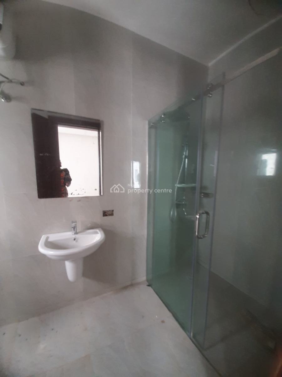4 Bedrooms, Lekki Phase 1, Lekki, Lagos, Semi-detached Duplex for Sale