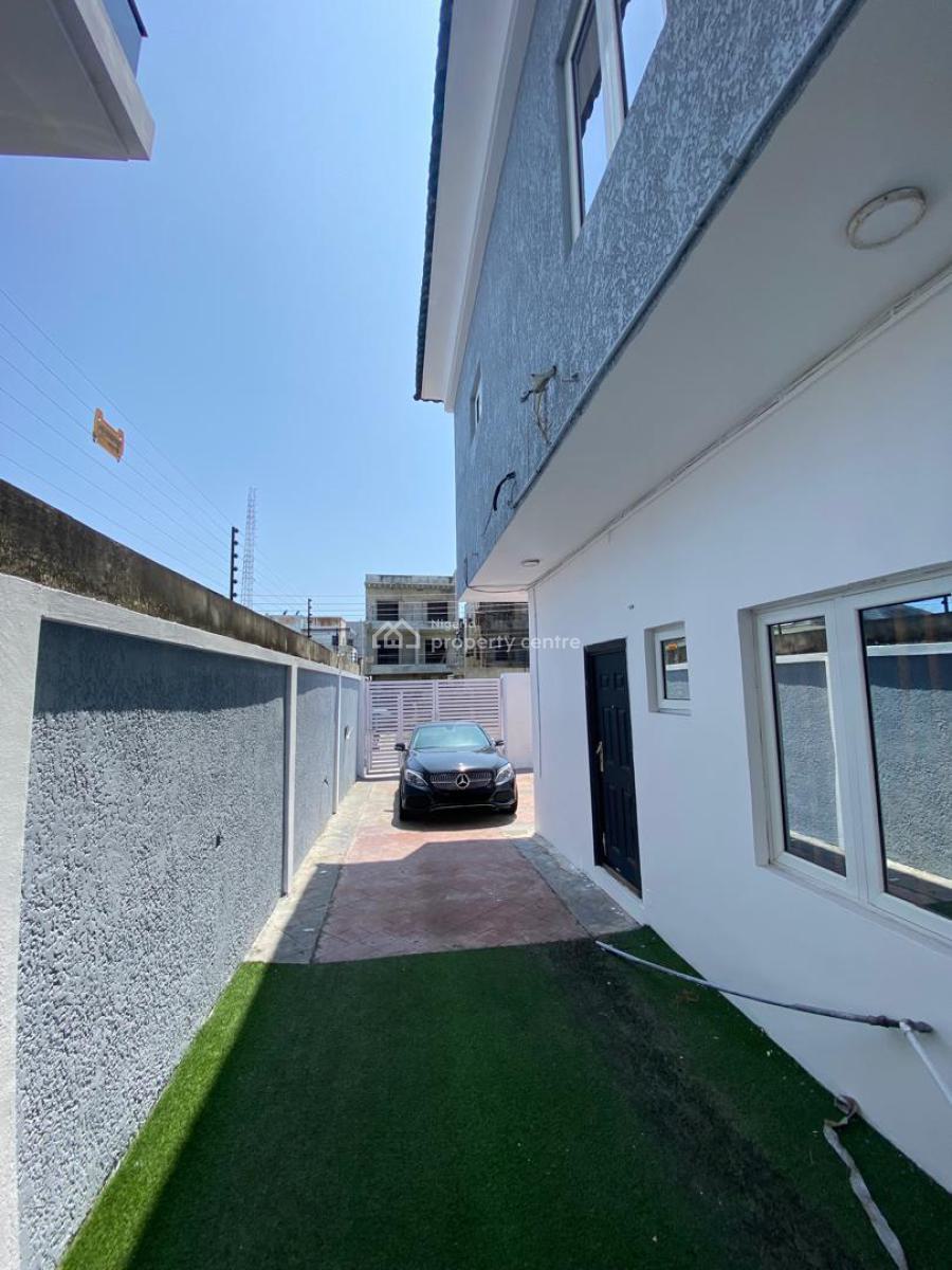 Standard 3 Bedroom Maisonnette with Bq, Off Hakeem Dickson, Lekki Phase 1, Lekki, Lagos, House for Sale