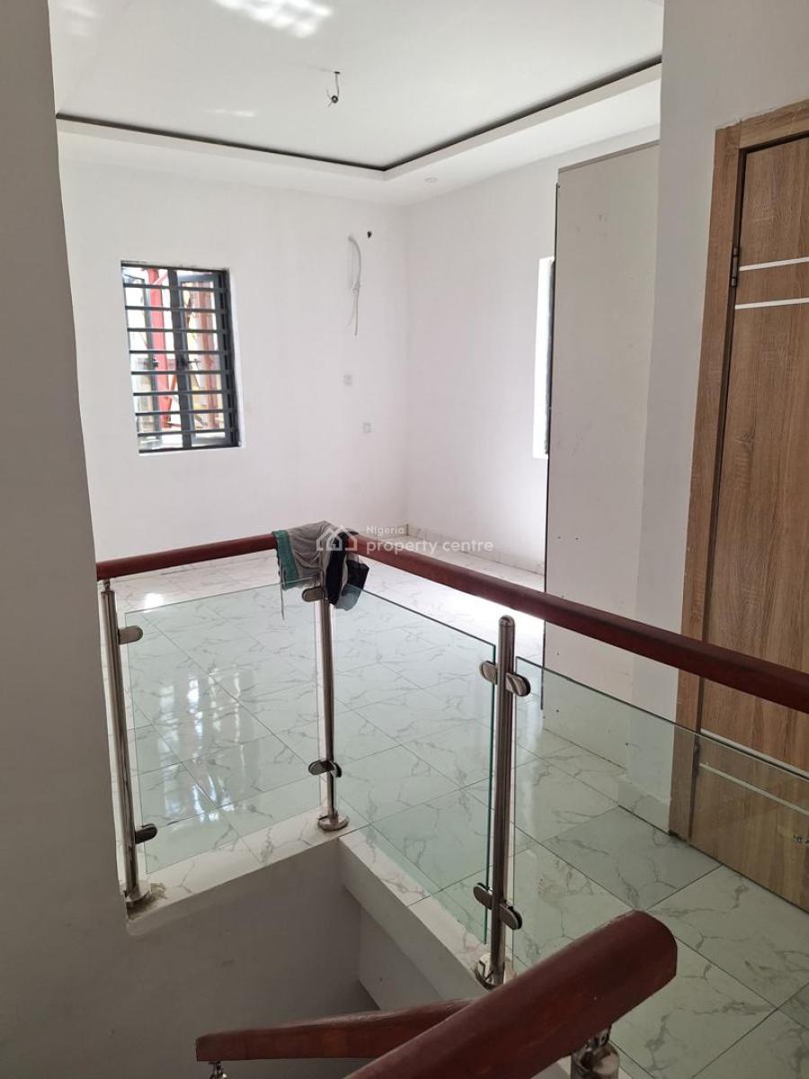 Spacious 2 Bedroom Apartment, Ologolo, Lekki, Lagos, Flat / Apartment for Sale