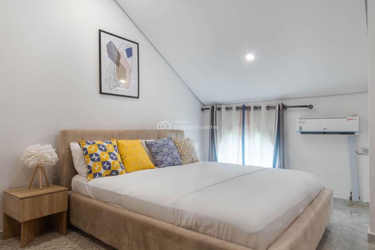 Two  Bedrooms Semi Detached Duplex with Lounge and Gym Equipment, Lekki Phase 1, Lekki, Lagos, Flat / Apartment Short Let