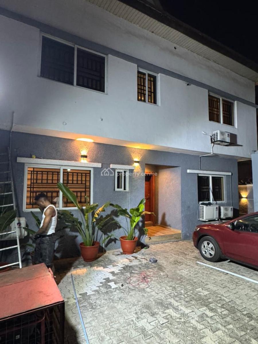 Two  Bedrooms Semi Detached Duplex with Lounge and Gym Equipment, Lekki Phase 1, Lekki, Lagos, Flat / Apartment Short Let