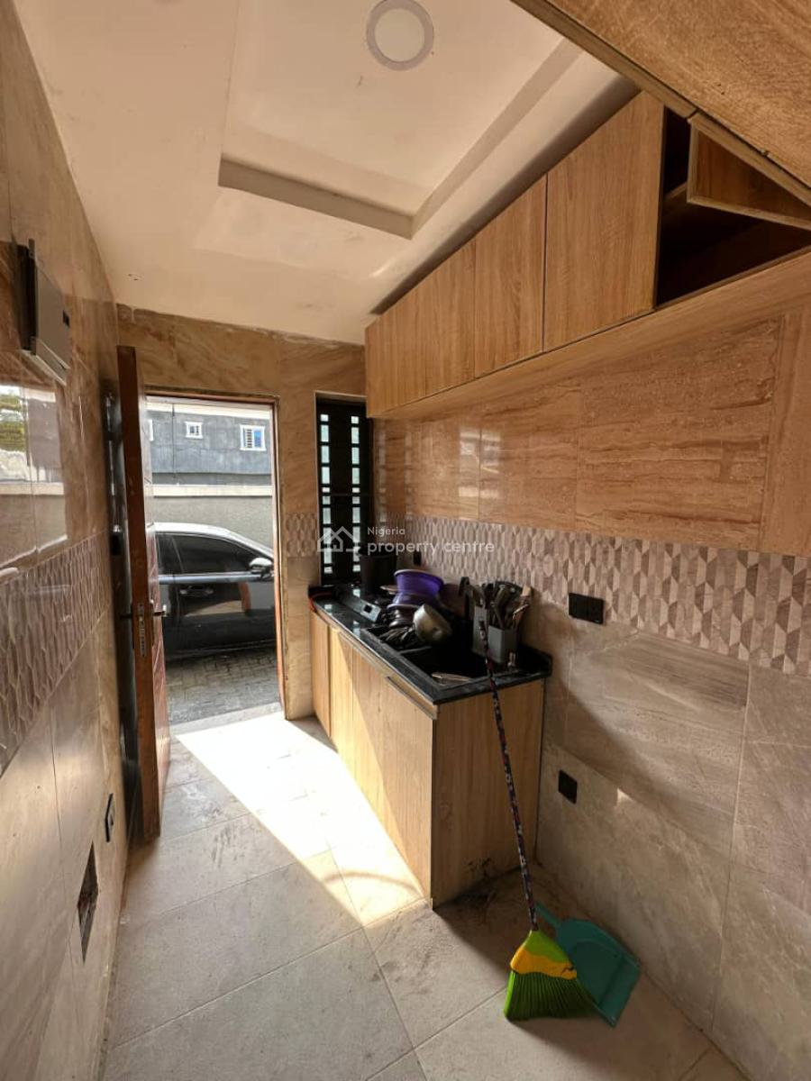 Luxurious Juicy Mini Flat, Bera Estate Chevron, Lekki, Lagos, Mini Flat (room and Parlour) for Rent