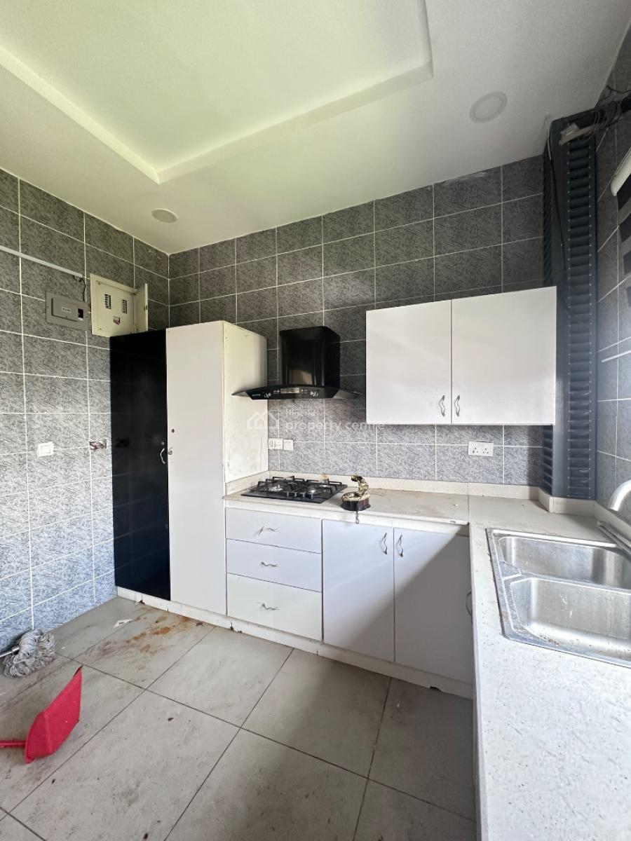 Luxury 2 Bedroom Flat, Fully Serviced and in an Estate, Lekki Phase 1, Lekki, Lagos, Flat / Apartment for Rent