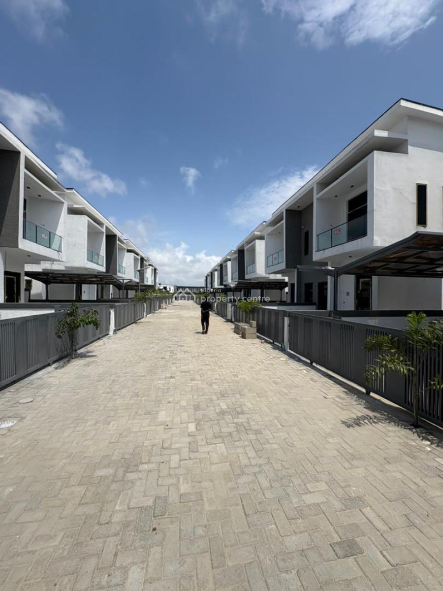 Exclusive Luxury: 5 Bedrooms Duplex with Bq & Swimming Pool, Orchid, Lekki, Lagos, Semi-detached Duplex for Sale