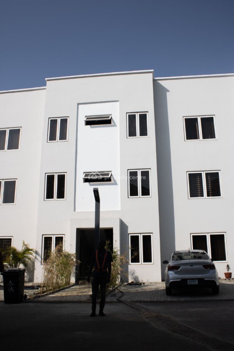 Cozy 3 Bedrooms Apartment, Life Camp, Abuja, Flat / Apartment for Sale