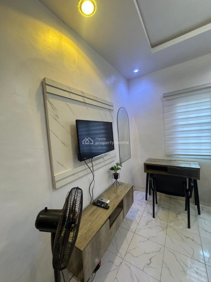 2-bedroom Apartment + Study Room (gro), Off Admiralty Way, Lekki, Lagos, Flat / Apartment for Rent