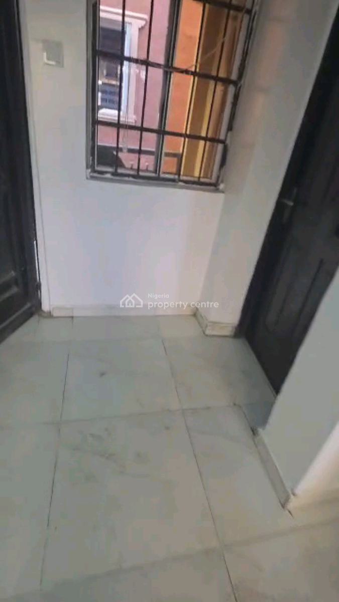 Standard and Spacious 2 Bedroom Flat, Mushin Toll Gate, Mushin, Lagos, Flat / Apartment for Rent