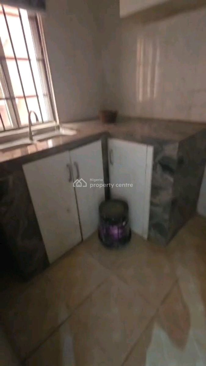 Standard and Spacious 2 Bedroom Flat, Mushin Toll Gate, Mushin, Lagos, Flat / Apartment for Rent