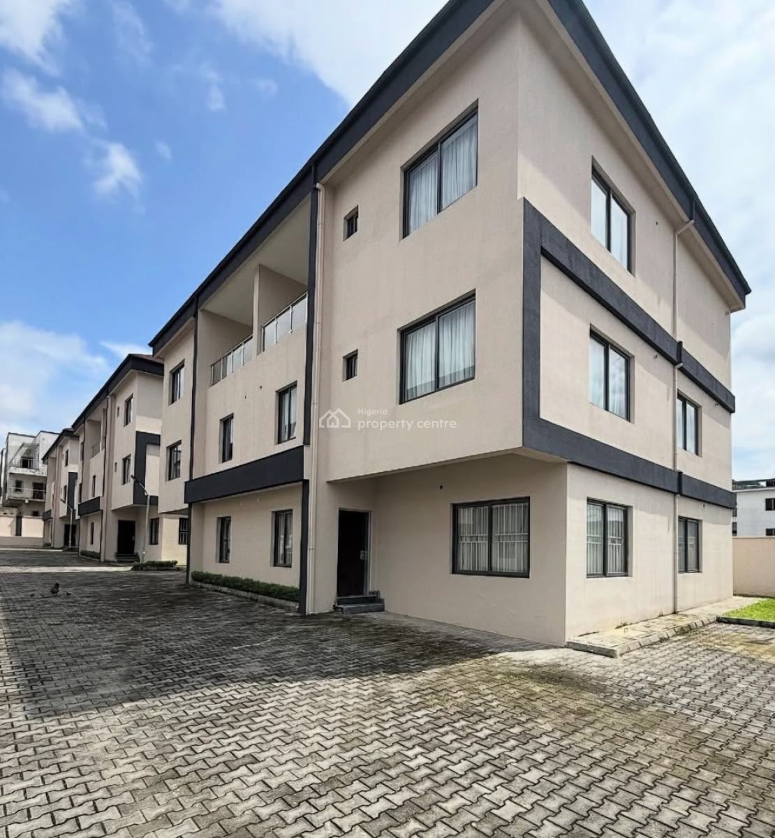Decent 5 Bedroom Semi-detached Duplex with Bq, Mabushi, Abuja, Semi-detached Duplex for Sale
