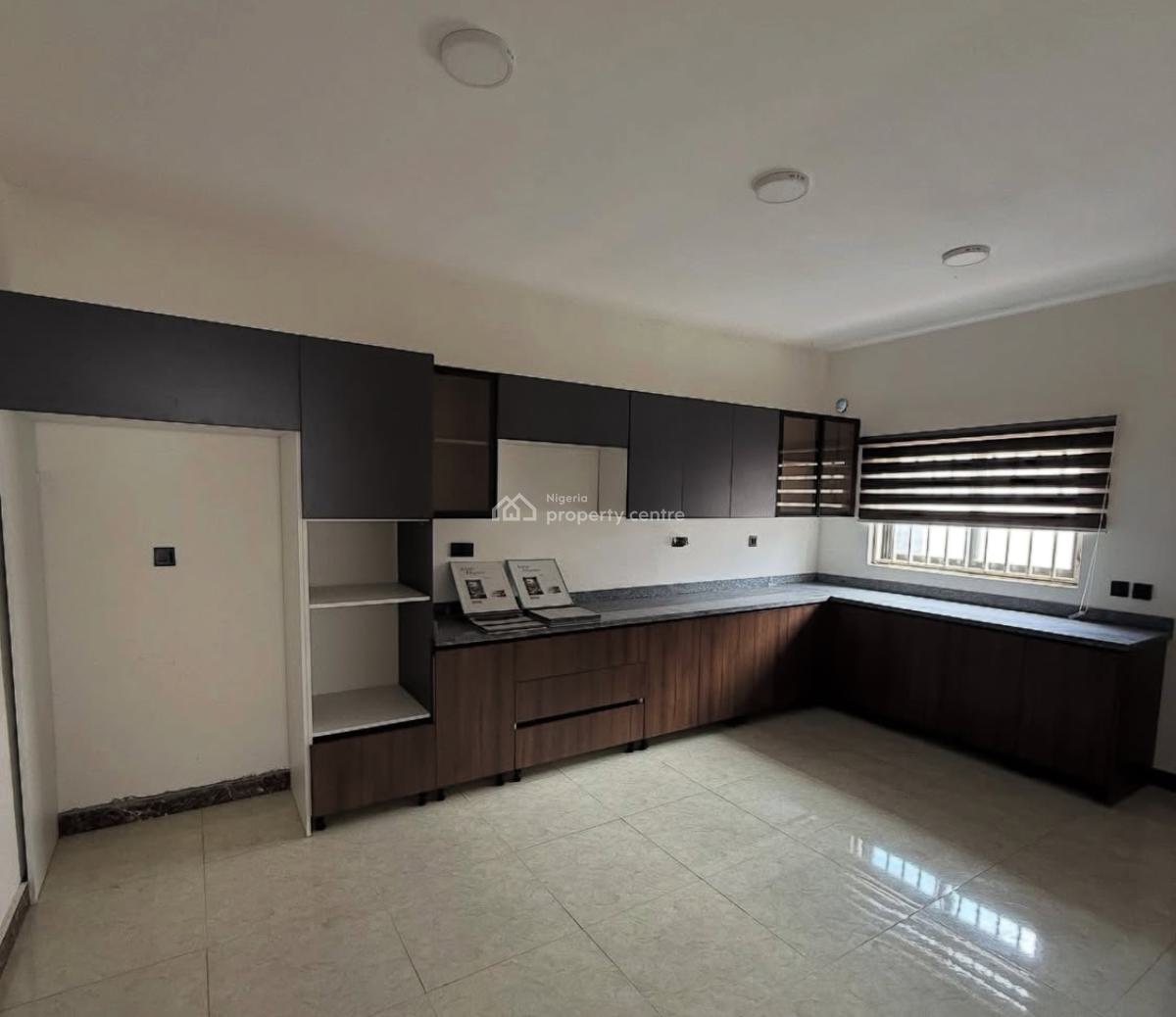 Decent 5 Bedroom Semi-detached Duplex with Bq, Mabushi, Abuja, Semi-detached Duplex for Sale