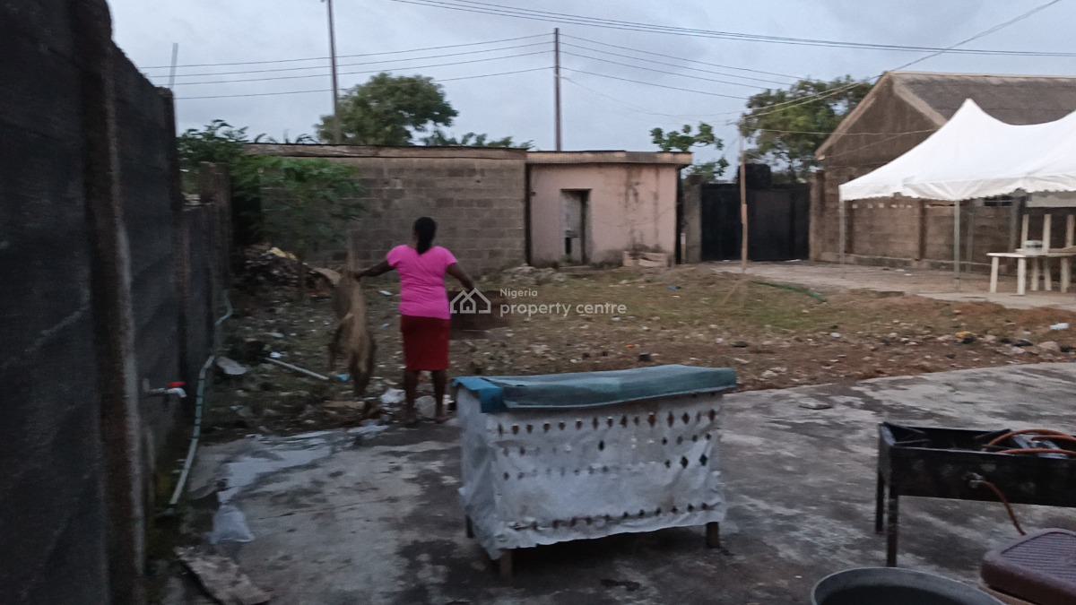 Commercial Full Plot of Land Facing Main Road with 3bedroom Flat, Facing Offin-oreta Main Road, Igbogbo, Ikorodu, Lagos, Mixed-use Land for Sale
