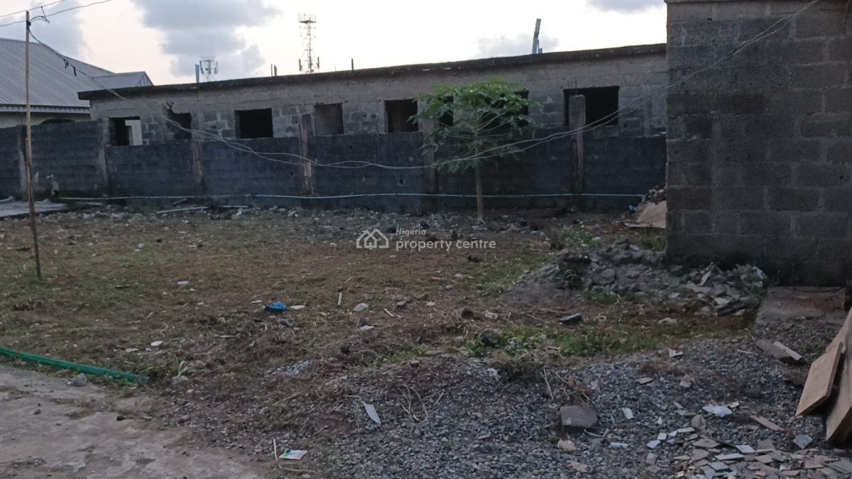 Commercial Full Plot of Land Facing Main Road with 3bedroom Flat, Facing Offin-oreta Main Road, Igbogbo, Ikorodu, Lagos, Mixed-use Land for Sale