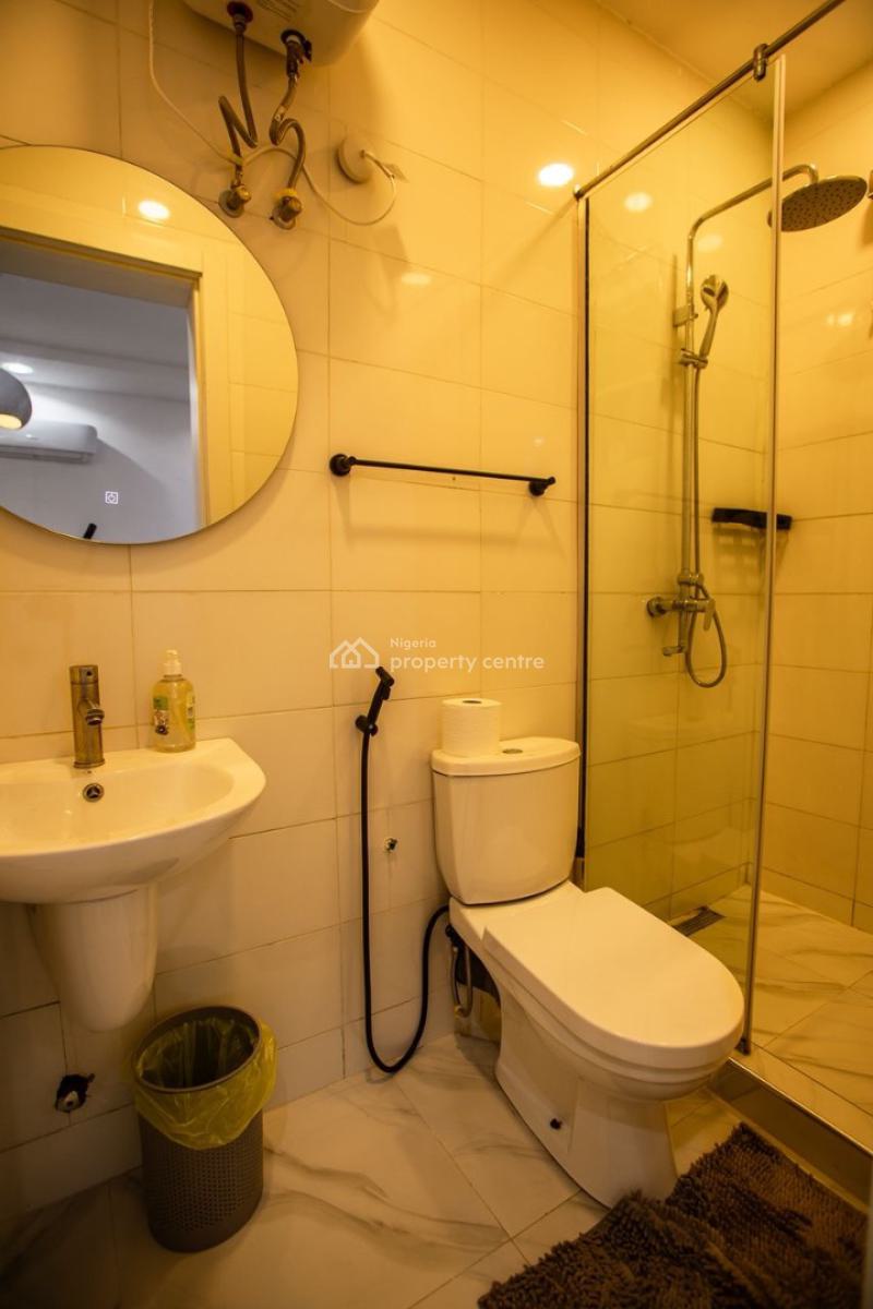 Luxury 2 Bedroom Serviced Apartment, Lekki Phase 1, 10 Minutes Drive to Clubs and Beaches, Lekki Phase 1, Lekki, Lagos, Flat / Apartment Short Let