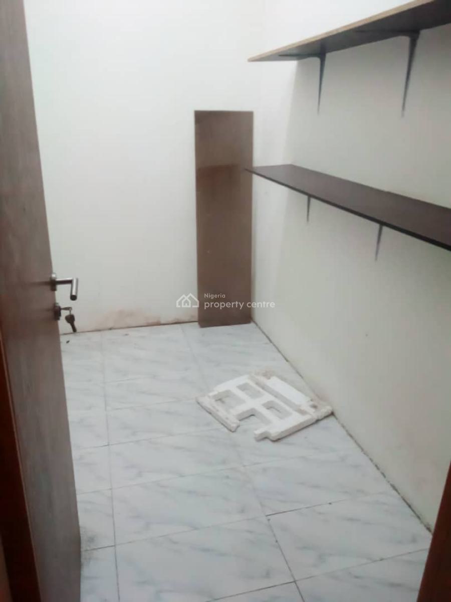 3 Bedroom Apartment with a Room Bq, Estate, Victoria Island (vi), Lagos, Flat / Apartment for Rent
