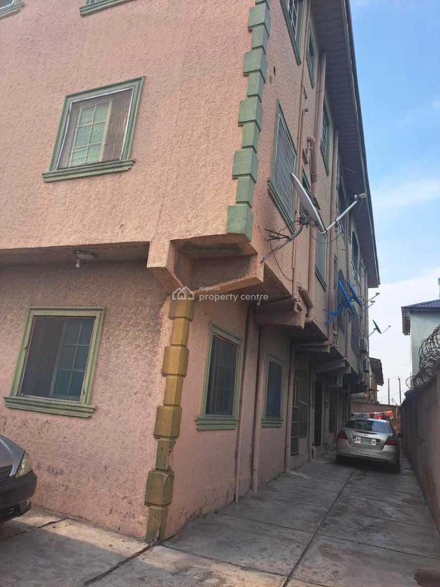 a Fantastic Well Built Block of 6 Flats Ensuite, Off Apata Street, Shomolu, Lagos, Block of Flats for Sale