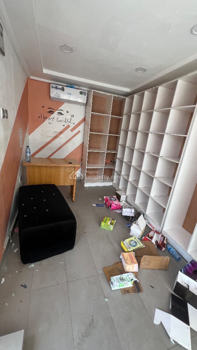 Shop Space Ground Floor Facing Road, Off Admiralty Way, Lekki Phase 1, Lekki, Lagos, Shop for Rent