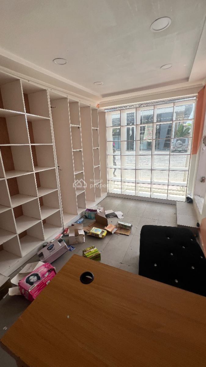 Shop Space Ground Floor Facing Road, Off Admiralty Way, Lekki Phase 1, Lekki, Lagos, Shop for Rent