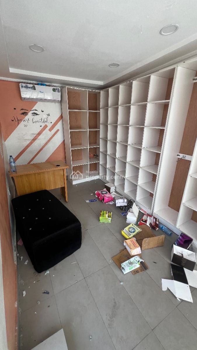 Shop Space Ground Floor Facing Road, Off Admiralty Way, Lekki Phase 1, Lekki, Lagos, Shop for Rent