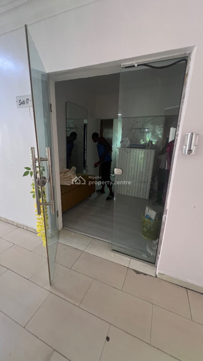 Shop Space Upstairs Good for Boutique, Fabrics, Off Admiralty Way, Lekki Phase 1, Lekki, Lagos, Shop for Rent