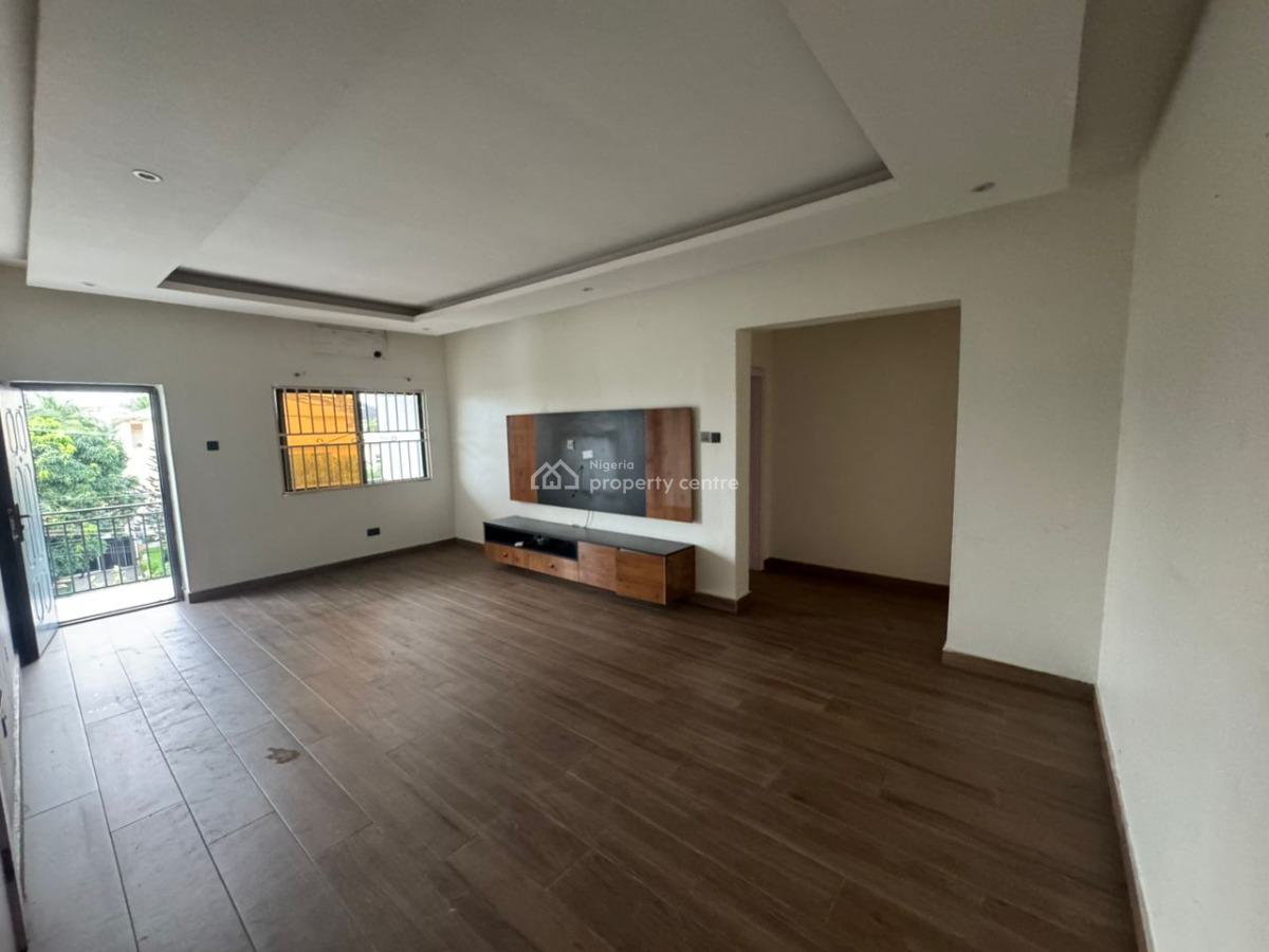 Standard Serviced 3 Bedrooms Flat, All Rooms En-suite with Bqs, Off Admiralty, Lekki Phase 1, Lekki, Lagos, Flat / Apartment for Rent