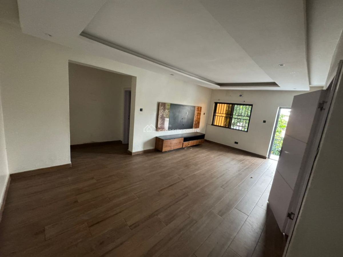 Standard Serviced 3 Bedrooms Flat, All Rooms En-suite with Bqs, Off Admiralty, Lekki Phase 1, Lekki, Lagos, Flat / Apartment for Rent