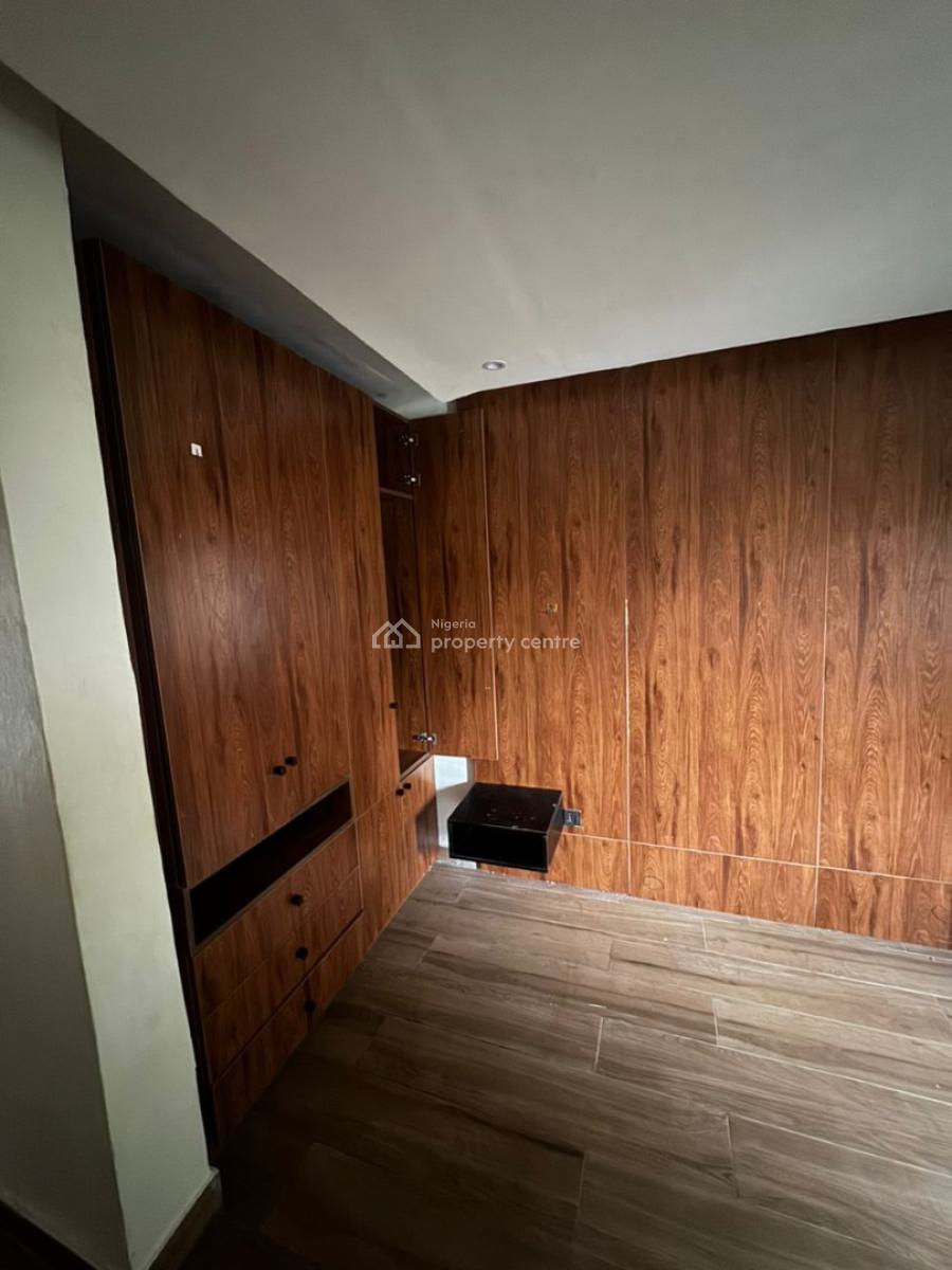 Standard Serviced 3 Bedrooms Flat, All Rooms En-suite with Bqs, Off Admiralty, Lekki Phase 1, Lekki, Lagos, Flat / Apartment for Rent