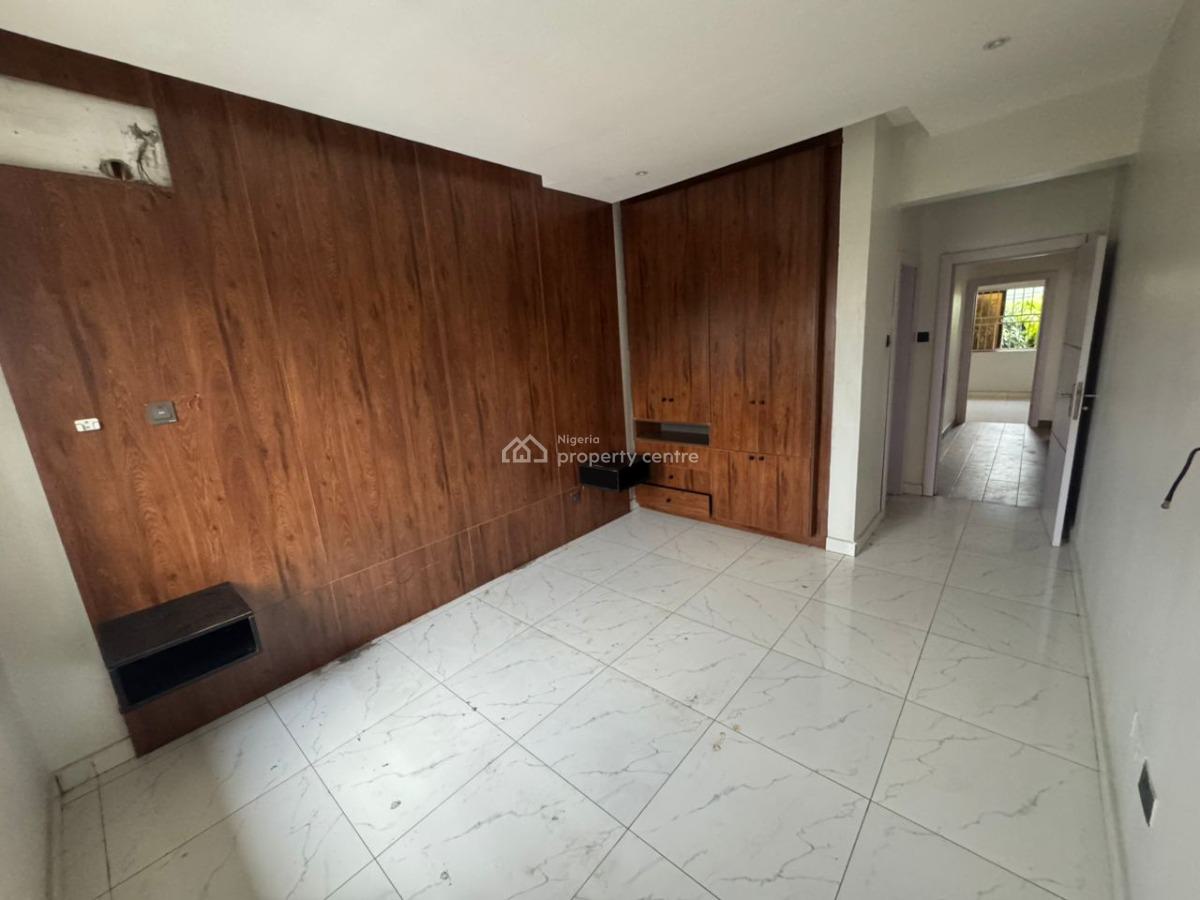 Standard Serviced 3 Bedrooms Flat, All Rooms En-suite with Bqs, Off Admiralty, Lekki Phase 1, Lekki, Lagos, Flat / Apartment for Rent